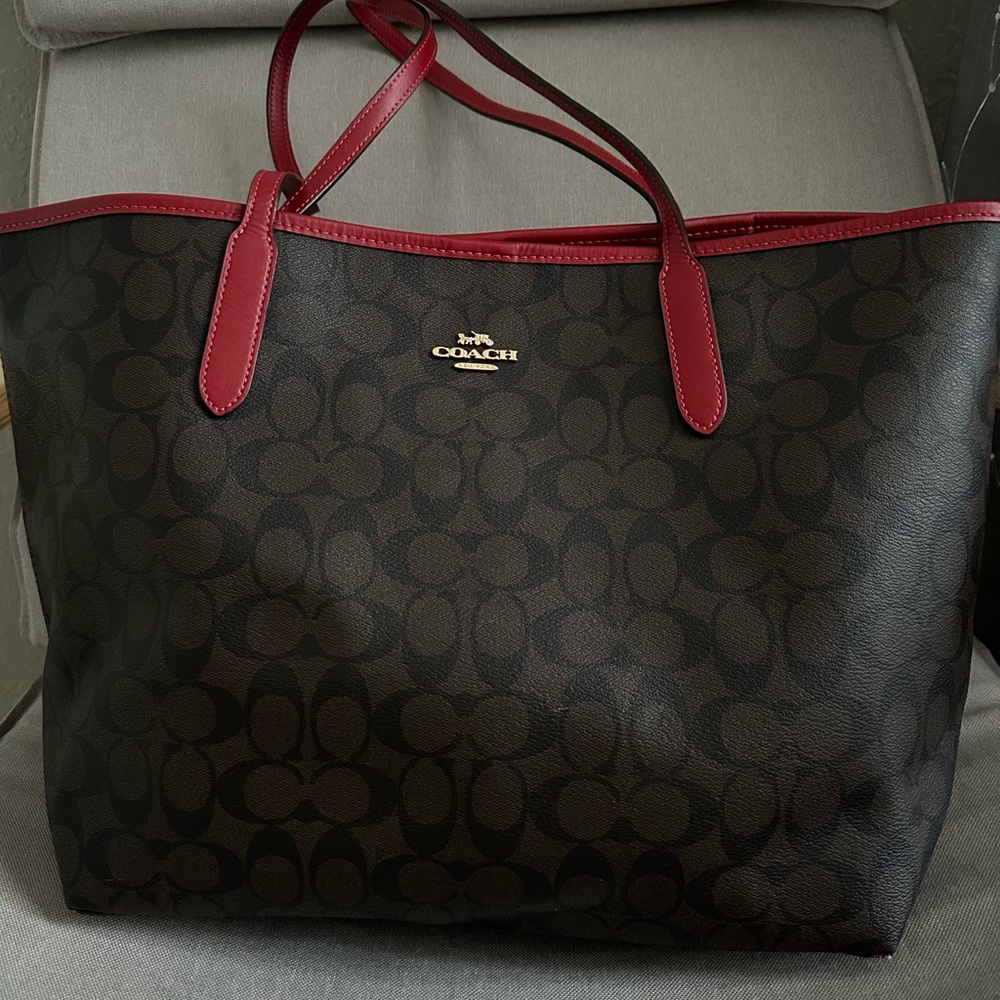 City Tote in Signature Canvas